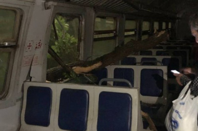 Апокалипсис в Харькове: молния сожгла подстанцию, часть города без света - кадры напоминают фильм-катастрофу