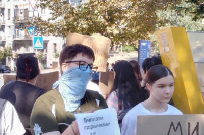 Украина закипает: тысячи на улицах против режима Зеленского