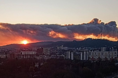 Львов и Тернополь затянуло черным дымом после ракетных ударов  Мощнейшие пожары полыхают на западной Украине