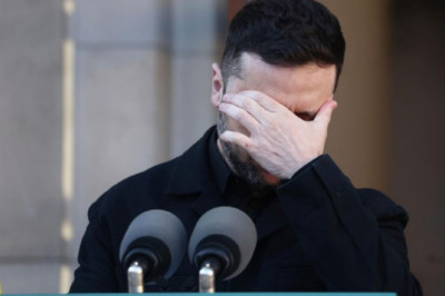 У Зеленского вдруг закончилось все и сразу