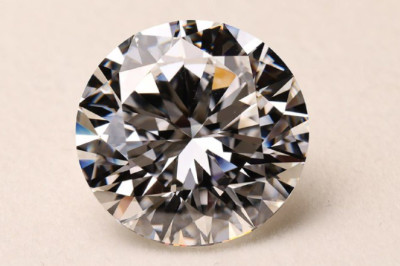 Цены на бриллианты в ноябре упали на 2,6%, сообщило специализированное агентство Rapaport