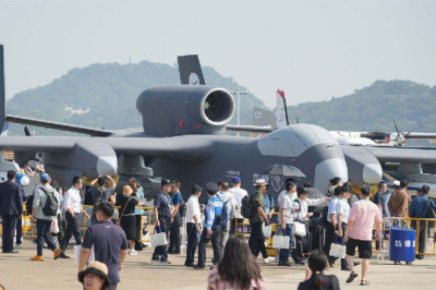 Китай провел первый полет нового тяжелого беспилотного летательного аппарата «Цзютянь», который называют крупнейшим в мире «материнским дроном»