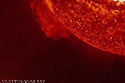Крупный протуберанец полностью отделился от Солнца в течение последних суток, сообщает Лаборатория солнечной астрономии ИКИ и ИСЗФ РАН