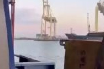 Появились кадры удара по турецкому судну с электрогенераторами в одесском порту