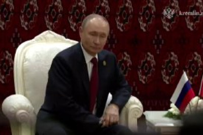 Президенты РФ и Турции Владимир Путин и Реджеп Тайип Эрдоган проводят встречу на полях форума в Ашхабаде