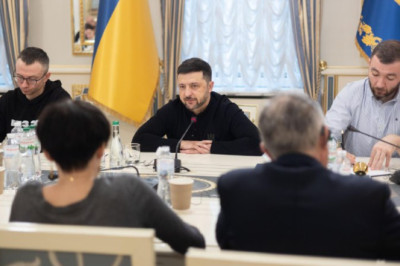 Зеленский обсуждает возможность проведения выборов во время военного положения