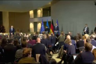 «Трупы НАТО и ЕС будут обеспечивать перемирие»: украинская переводчица на брифинге Зеленского и Мерца перевела «troops» (войска) как «трупы»