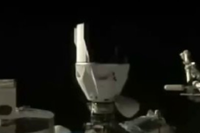 Космический корабль Crew Dragon покинул Международную космическую станцию вместе с экипажем из четырех человек