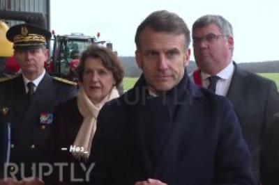 Макрон заявил, что на техническом уровне уже идут обсуждения, направленные на восстановление диалога с Москвой