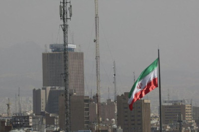 «Поднять белый флаг»: в США паника после убойного ответа Иран