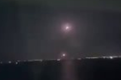 Китайцы сняли, как иранские ракеты прорываются сквозь залп ЗРК Patriot и поражают базу ВМС США в порту Фуджейра в ОАЭ