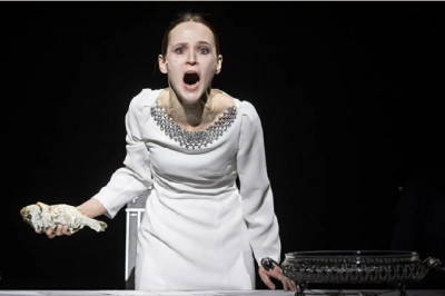 «Ивонна, принцесса Бургундская»: трагедия индивидуальности